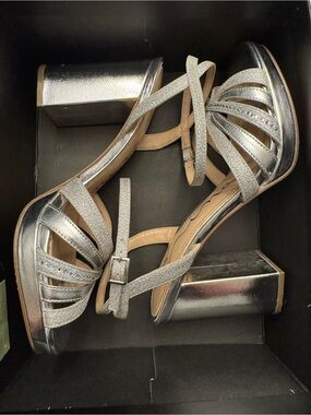 Nina Shantay-GF Silver Glitter Platform Heels Size 7.5 M Wedding Party